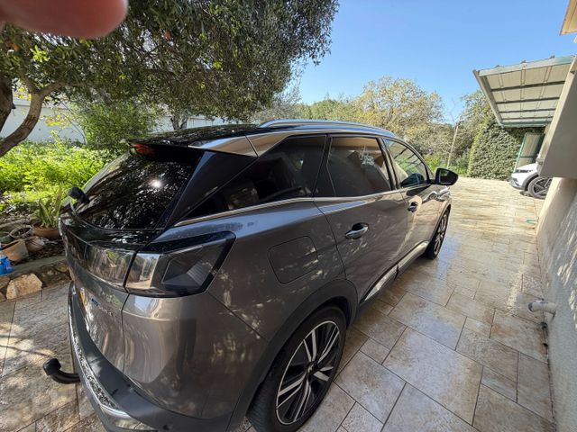 פיג'ו 3008