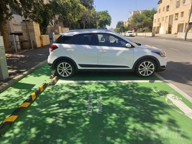 יונדאי I20 קרוס