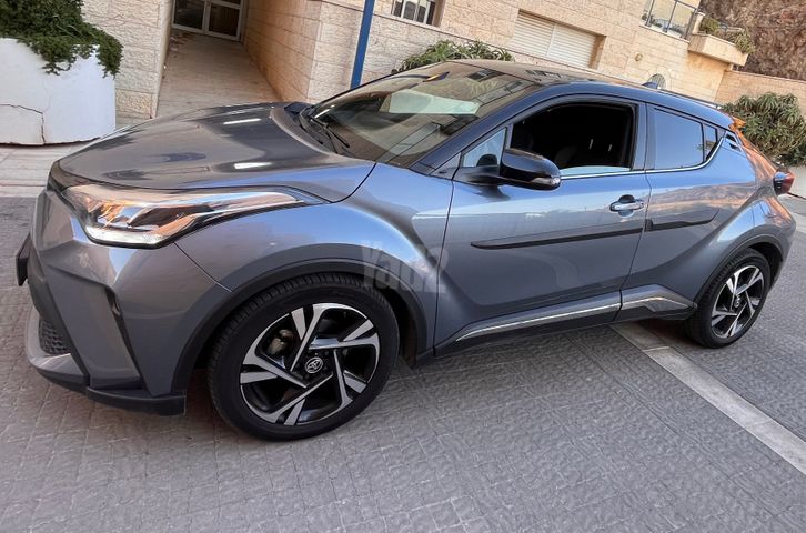 מודעת רכב טויוטה C-HR