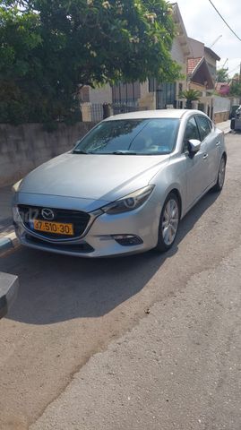 מאזדה 3