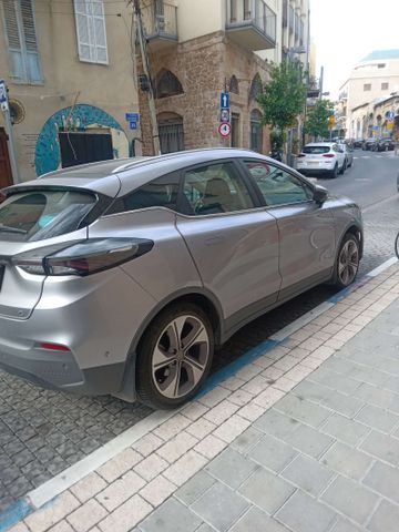 מודעת רכב ג׳ילי Geometry C