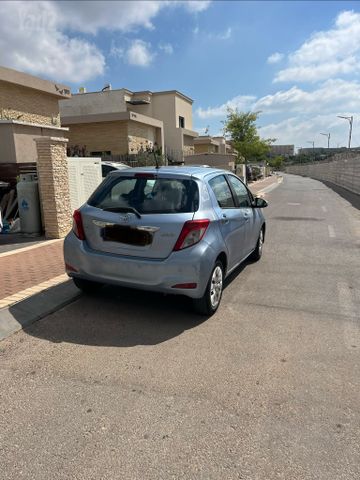 טויוטה יאריס