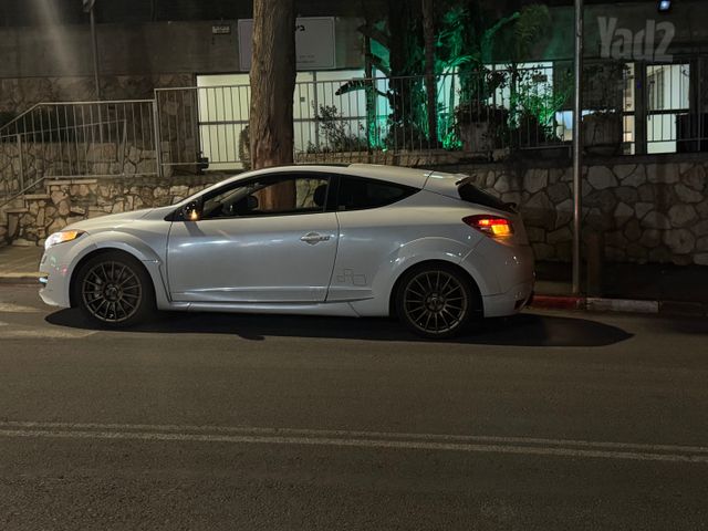 רנו מגאן
