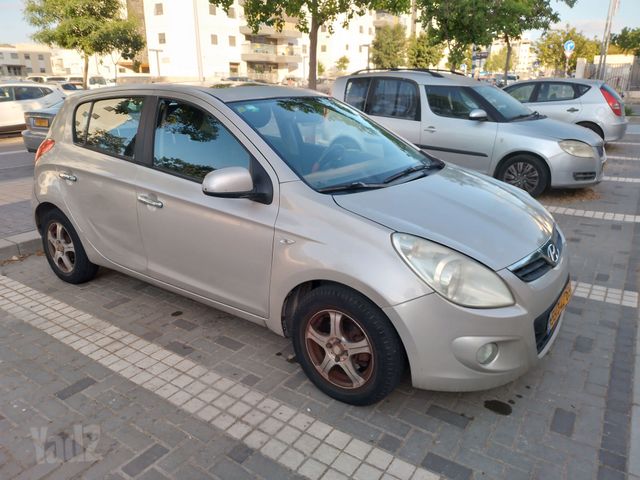 יונדאי i20
