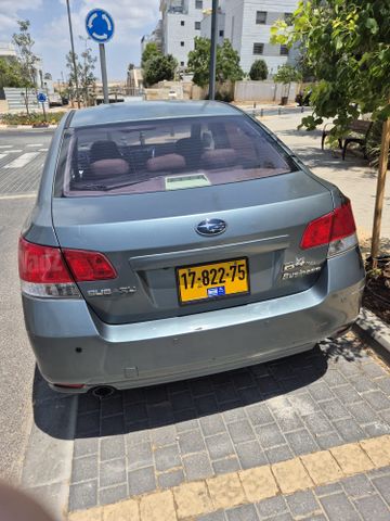 סובארו B4/לגאסי