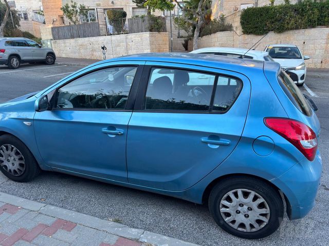 מודעת רכב יונדאי i20