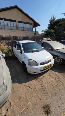טויוטה יאריס