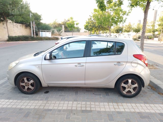מודעת רכב יונדאי i20