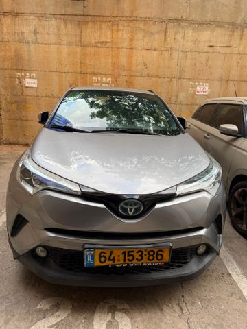 מודעת רכב טויוטה C-HR