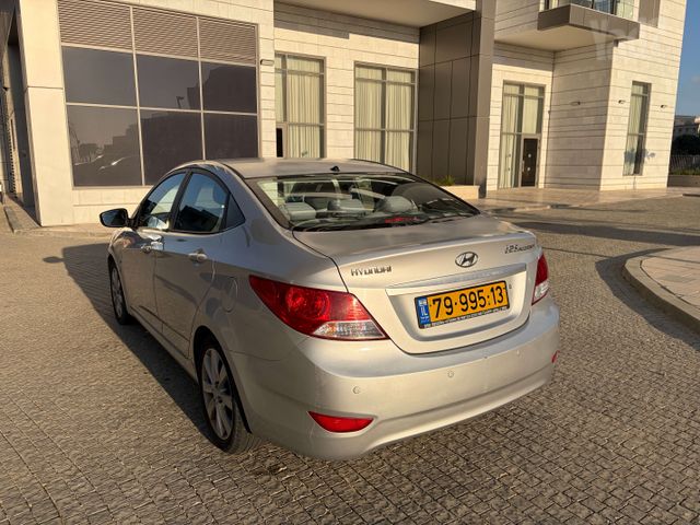 יונדאי אקסנט i25