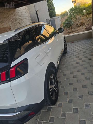 פיג'ו 3008