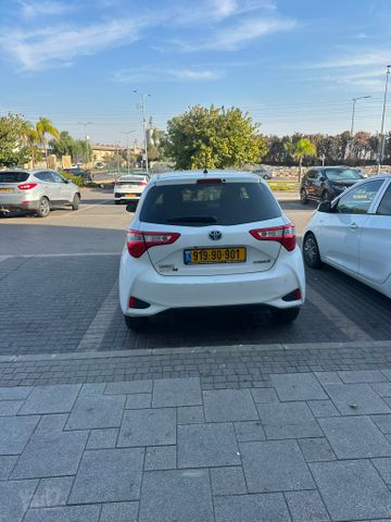 טויוטה יאריס