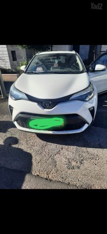 מודעת רכב טויוטה C-HR