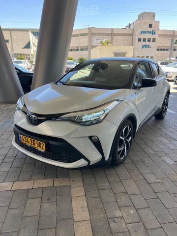 מודעת רכב טויוטה C-HR