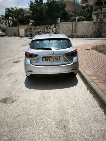 מאזדה 3