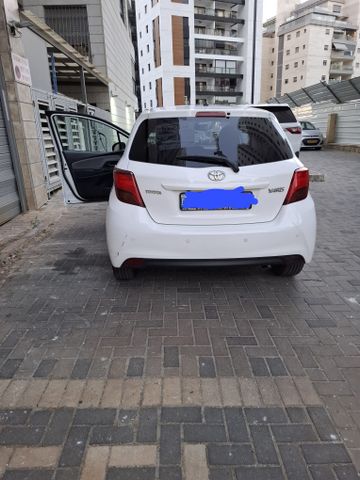טויוטה יאריס