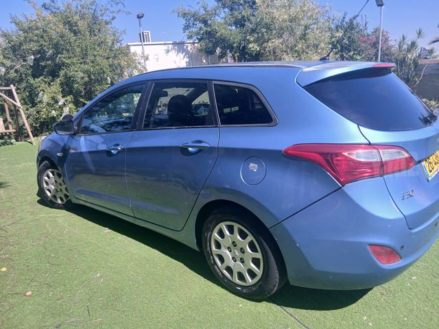 יונדאי i30