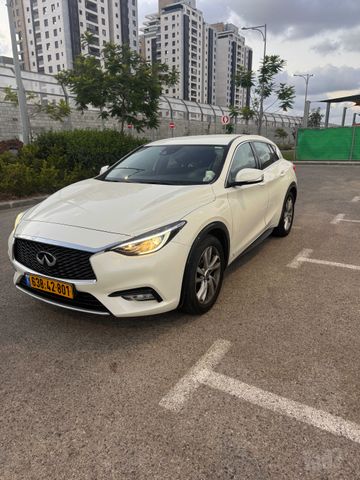 אינפיניטי Q30