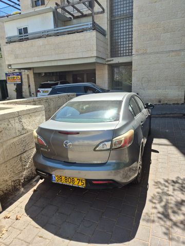 מודעת רכב מאזדה 3