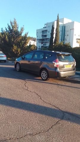 טויוטה פריוס פלוס