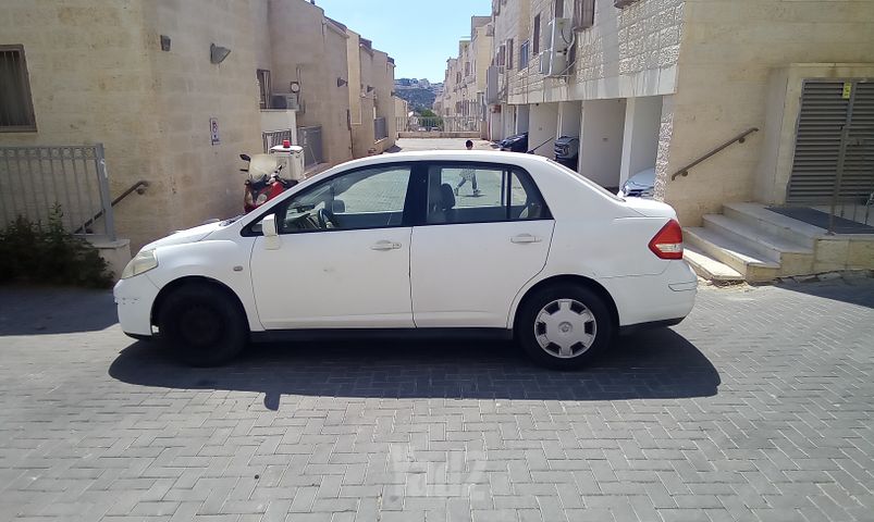 ניסאן טידה