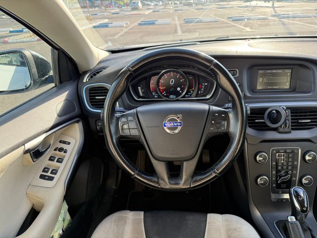 וולוו V40