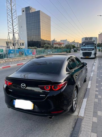 מאזדה 3