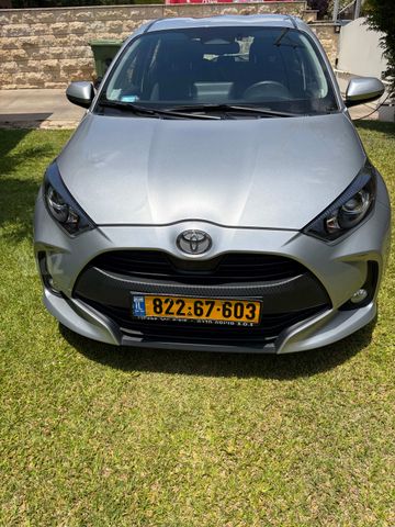 טויוטה יאריס