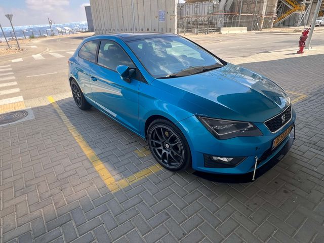 סיאט לאון