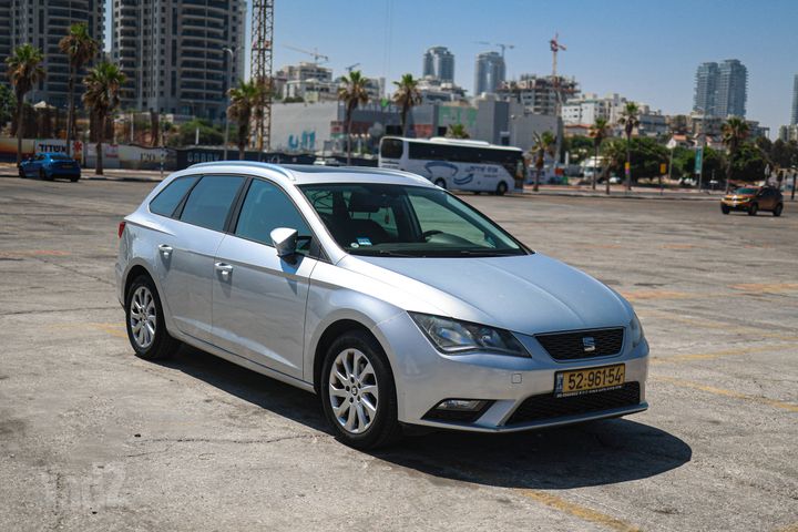 מודעת רכב סיאט לאון