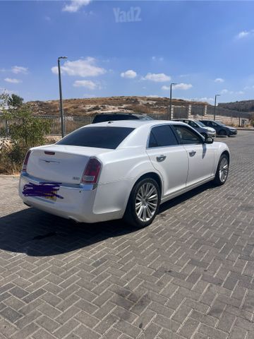 קרייזלר 300