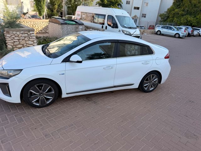 יונדאי איוניק
