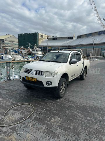 מיצובישי טרייטון / L200