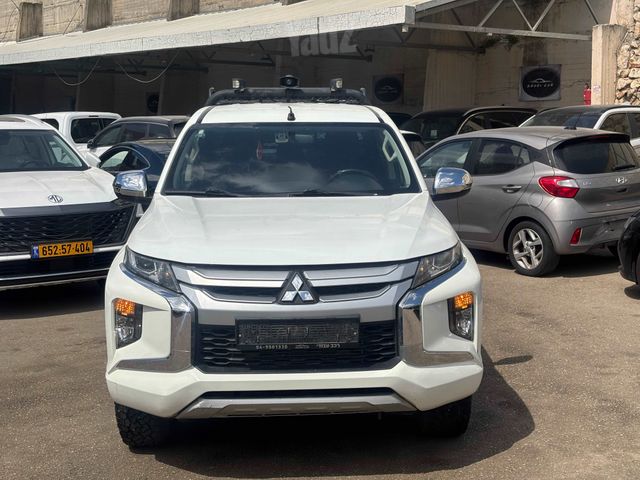 מיצובישי טרייטון / L200