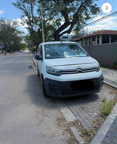 מודעת רכב סיטרואן ברלינגו