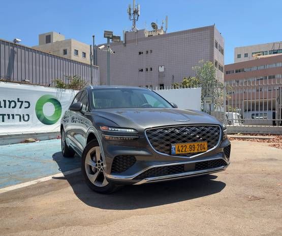 מודעת רכב ג'נסיס GV70