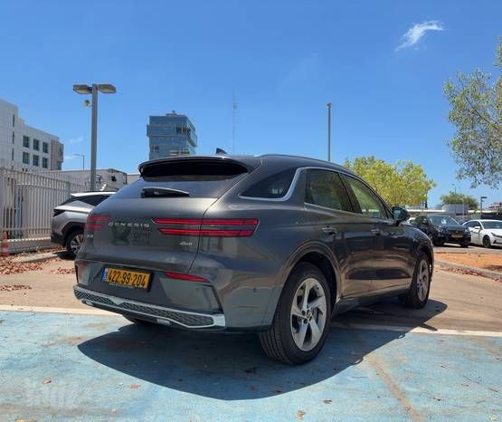 ג'נסיס GV70