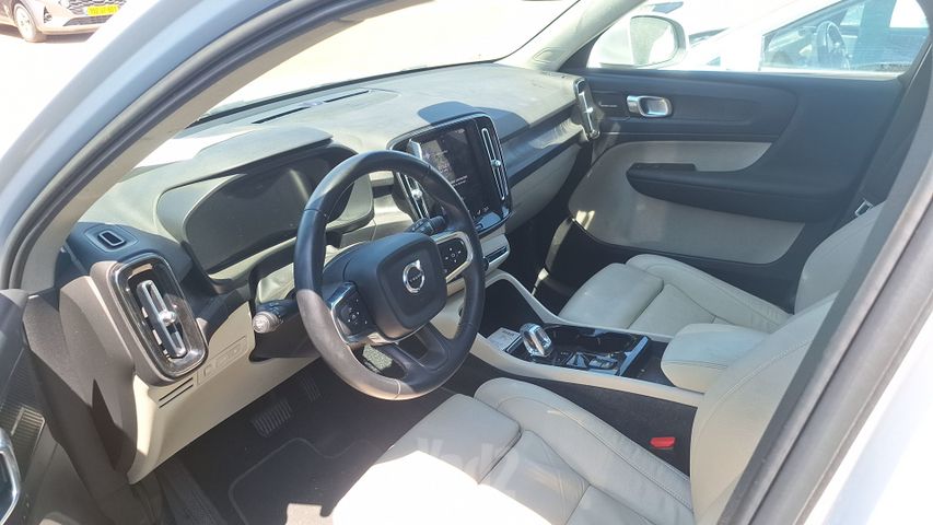 וולוו XC40
