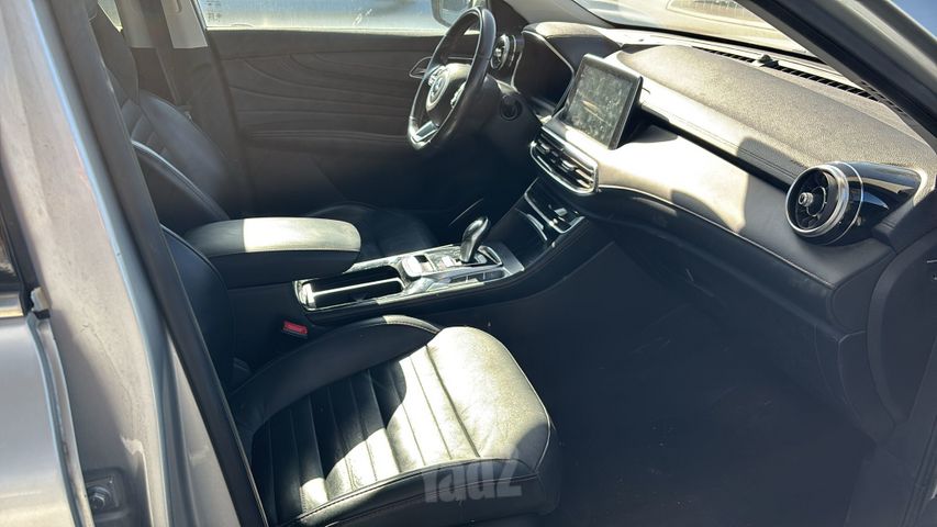 אם ג'י EHS PHEV