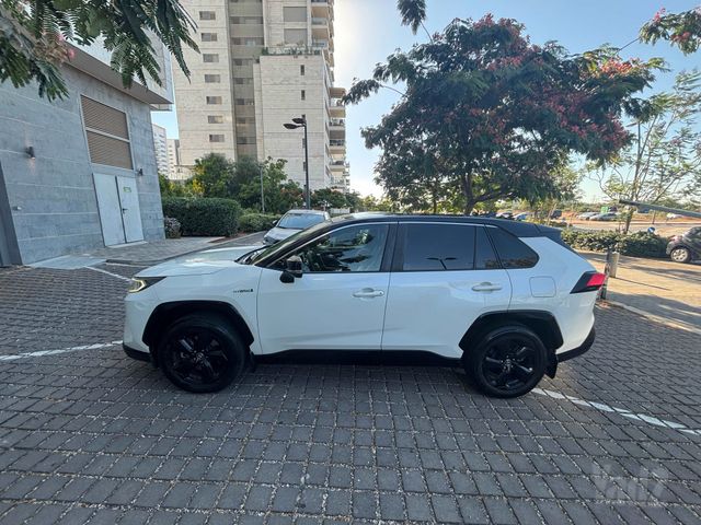 מודעת רכב טויוטה RAV4