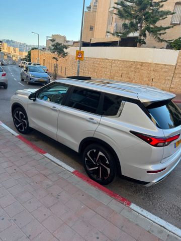 מיצובישי אאוטלנדר