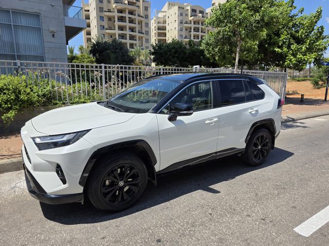 טויוטה RAV4