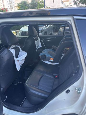 טויוטה RAV4
