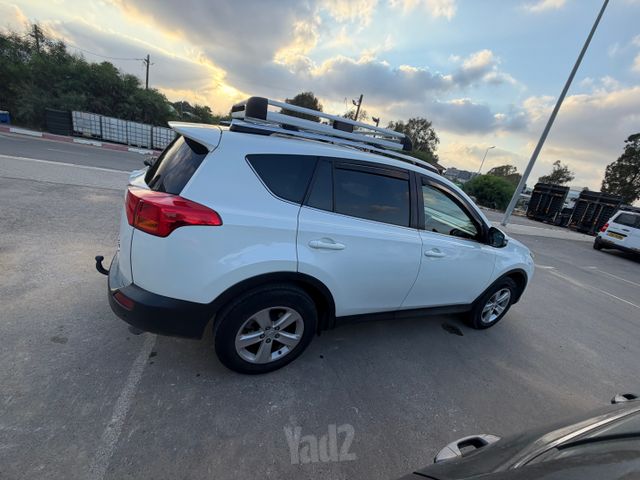 טויוטה RAV4