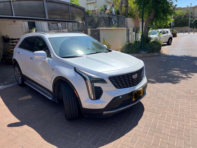 מודעת רכב קאדילק XT4