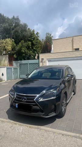 לקסוס NX
