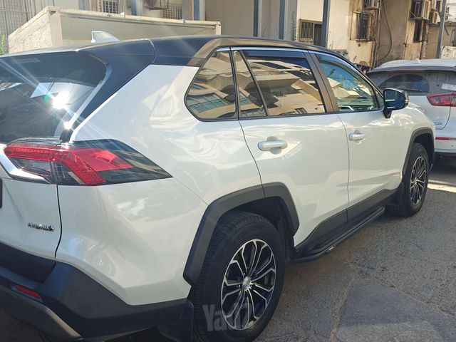 טויוטה RAV4