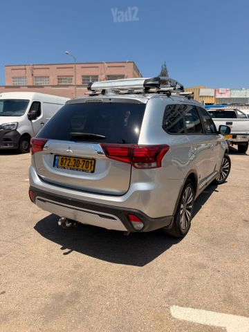 מיצובישי אאוטלנדר