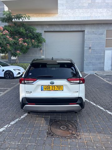 טויוטה RAV4