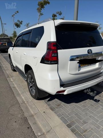 טויוטה לנד קרוזר